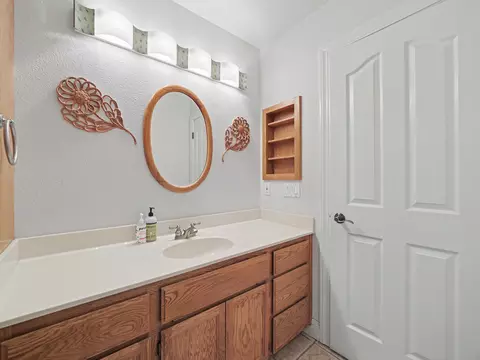 Bath - 4624 Columbine Dr, Redding, CA 96002 photo 1 of 5
