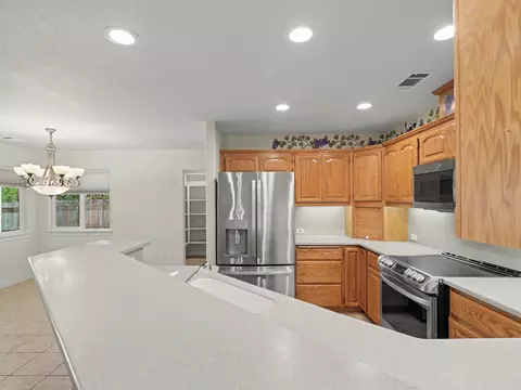 Kitchen - 4624 Columbine Dr, Redding, CA 96002 photo 3 of 3