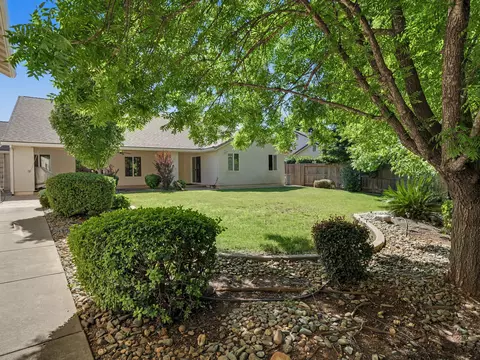Exterior - 4624 Columbine Dr, Redding, CA 96002 photo 5 of 5