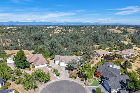 View/Area - 2804 Panorama Dr, Redding, CA 96003 photo 10 of 13