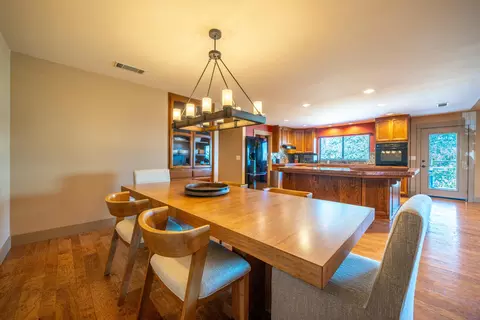 Dining - 2804 Panorama Dr, Redding, CA 96003 photo 2 of 3