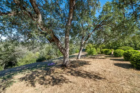 Exterior - 2804 Panorama Dr, Redding, CA 96003 photo 17 of 23
