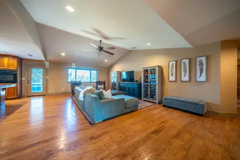 Living - 2804 Panorama Dr, Redding, CA 96003 photo 1 of 5