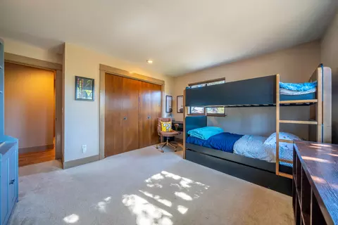 Bedroom - 2804 Panorama Dr, Redding, CA 96003 photo 4 of 7