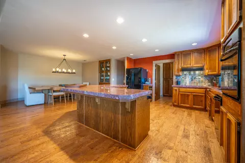 Kitchen - 2804 Panorama Dr, Redding, CA 96003 photo 2 of 6