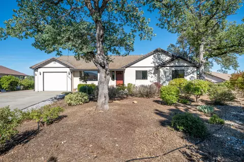 Exterior - 2804 Panorama Dr, Redding, CA 96003 photo 4 of 23