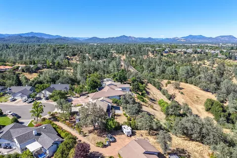 View/Area - 2804 Panorama Dr, Redding, CA 96003 photo 3 of 13