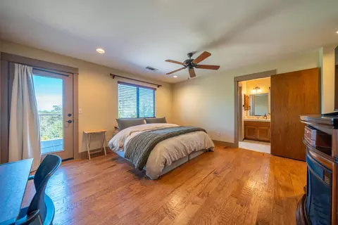 Bedroom - 2804 Panorama Dr, Redding, CA 96003 photo 6 of 7