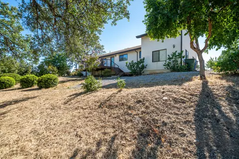 Exterior - 2804 Panorama Dr, Redding, CA 96003 photo 15 of 23