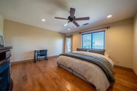 Bedroom - 2804 Panorama Dr, Redding, CA 96003 photo 5 of 7