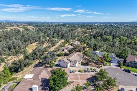 View/Area - 2804 Panorama Dr, Redding, CA 96003 photo 12 of 13