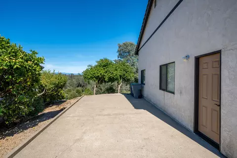 Exterior - 2804 Panorama Dr, Redding, CA 96003 photo 20 of 23