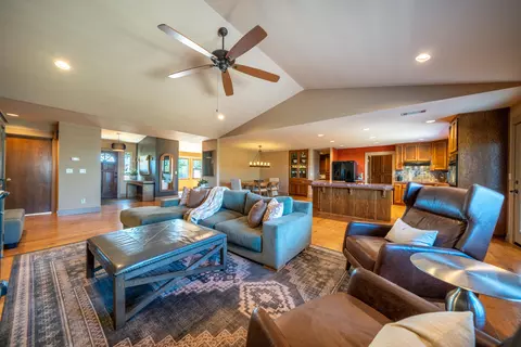 Living - 2804 Panorama Dr, Redding, CA 96003 photo 5 of 5