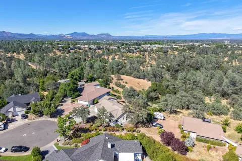 View/Area - 2804 Panorama Dr, Redding, CA 96003 photo 4 of 13