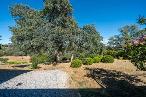 Exterior - 2804 Panorama Dr, Redding, CA 96003 photo 9 of 23
