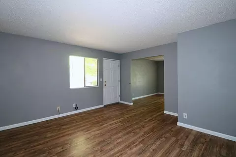 965 Jamieson Ct, Redding, CA 96003 photo 4