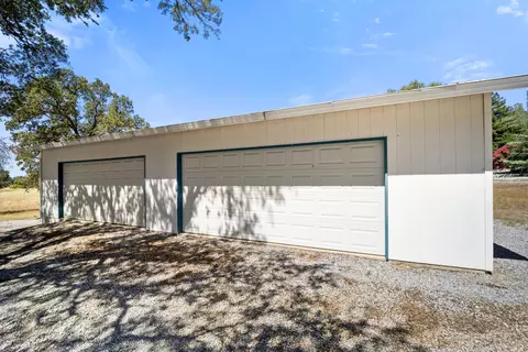 Exterior - 19331 Flintstone Ave, Redding, CA 96003 photo 4 of 4