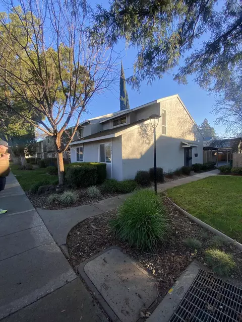 345 Eldridge Ave, Vacaville, CA 95688