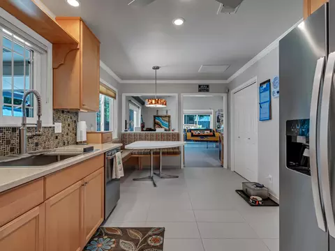 Kitchen - 1875 Crestmont Dr, Redding, CA 96002 photo 2 of 3
