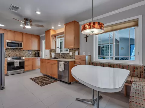 Kitchen - 1875 Crestmont Dr, Redding, CA 96002 photo 3 of 3