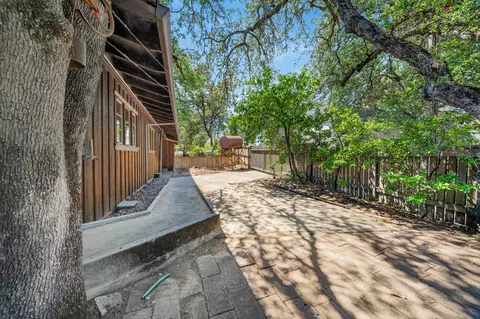 Exterior - 1640 Highland Ave, Redding, CA 96001 photo 8 of 13
