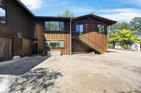 Exterior - 1640 Highland Ave, Redding, CA 96001 photo 5 of 13