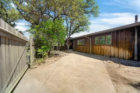 Exterior - 1640 Highland Ave, Redding, CA 96001 photo 6 of 13
