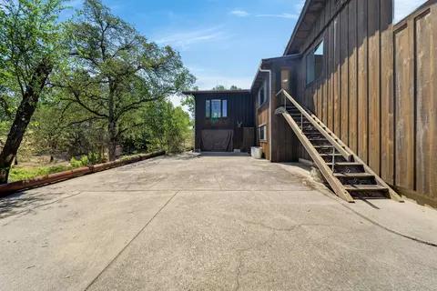 Exterior - 1640 Highland Ave, Redding, CA 96001 photo 4 of 13