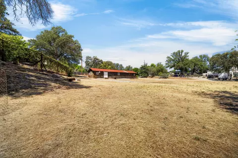 Exterior - 1640 Highland Ave, Redding, CA 96001 photo 11 of 13