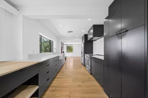 Entry Way - 1640 Highland Ave, Redding, CA 96001 photo 1 of 6