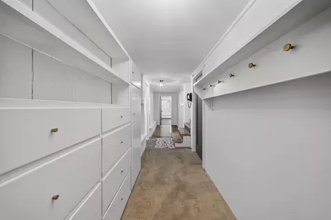 Entry Way - 1640 Highland Ave, Redding, CA 96001 photo 6 of 6