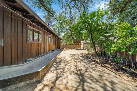 Exterior - 1640 Highland Ave, Redding, CA 96001 photo 7 of 13