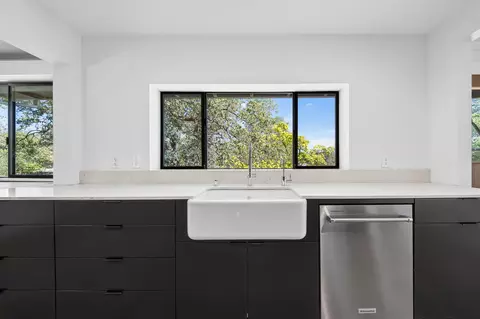 Kitchen - 1640 Highland Ave, Redding, CA 96001 photo 3 of 3