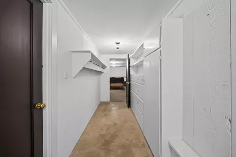 Entry Way - 1640 Highland Ave, Redding, CA 96001 photo 3 of 6