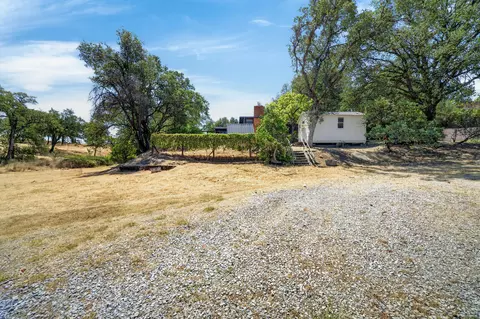 Exterior - 1640 Highland Ave, Redding, CA 96001 photo 9 of 13