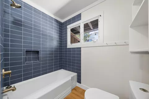 Bath - 1640 Highland Ave, Redding, CA 96001 photo 3 of 6