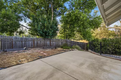 555 Reddington Dr, Redding, CA 96003 photo 35