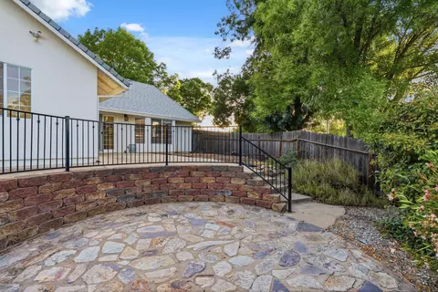 555 Reddington Dr, Redding, CA 96003 photo 33