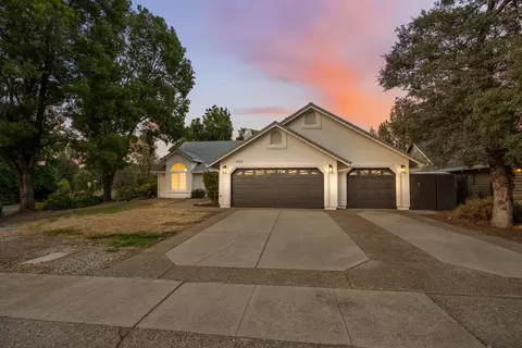 555 Reddington Dr, Redding, CA 96003 photo 4
