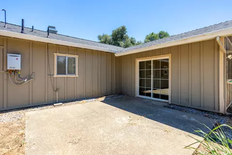 Exterior - 8154 Churn Creek Rd, Redding, CA 96002 photo 6 of 9