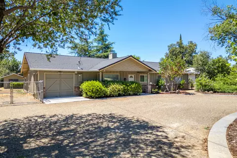 Exterior - 8154 Churn Creek Rd, Redding, CA 96002 photo 4 of 9