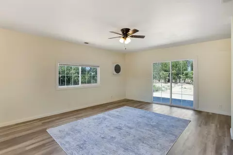 Living - 8154 Churn Creek Rd, Redding, CA 96002 photo 7 of 8