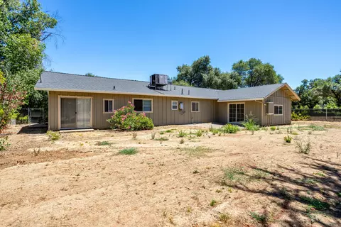 Exterior - 8154 Churn Creek Rd, Redding, CA 96002 photo 5 of 9