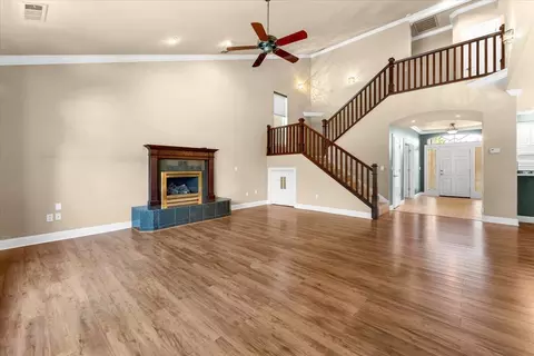 Living - 1530 Gold Hills Dr, Redding, CA 96003 photo 6 of 12