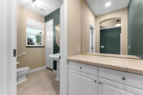 Entry Way - 1530 Gold Hills Dr, Redding, CA 96003 photo 3 of 9