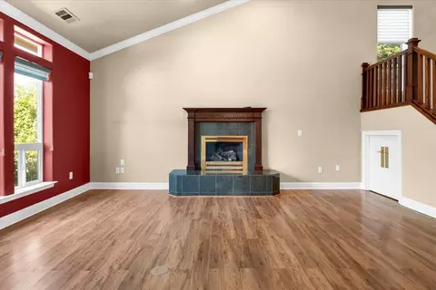 Living - 1530 Gold Hills Dr, Redding, CA 96003 photo 4 of 12
