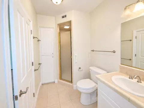 Bath - 1530 Gold Hills Dr, Redding, CA 96003 photo 1 of 6