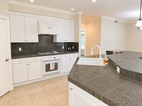 Kitchen - 1530 Gold Hills Dr, Redding, CA 96003 photo 3 of 4