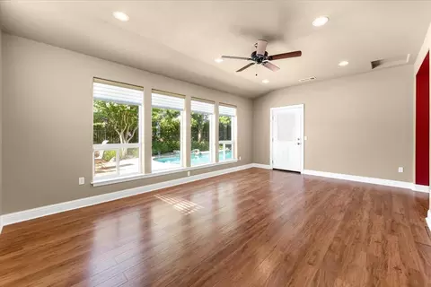 Living - 1530 Gold Hills Dr, Redding, CA 96003 photo 10 of 12