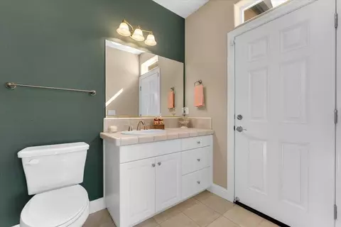 Entry Way - 1530 Gold Hills Dr, Redding, CA 96003 photo 5 of 9